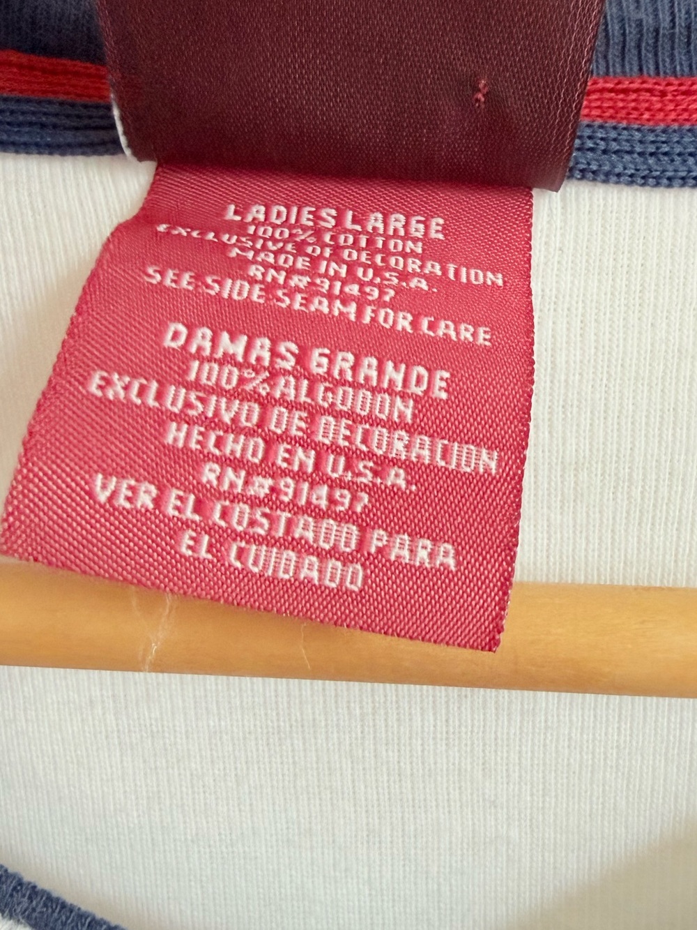 Vintage Spirit of America Embroidered Graphic V Neck Tee Shirt 90s Americana - Picture 8 of 10